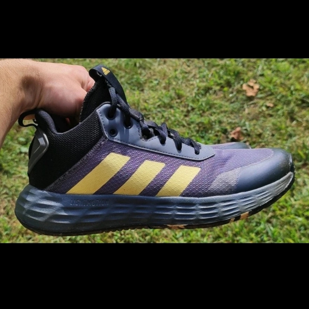 Adidas Men's Basketball Shoes size 9(26.5cm)